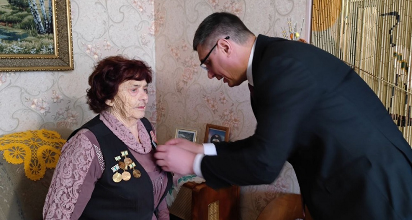Блокаднице из Владимирской области вручили медаль к 80-летию Победы