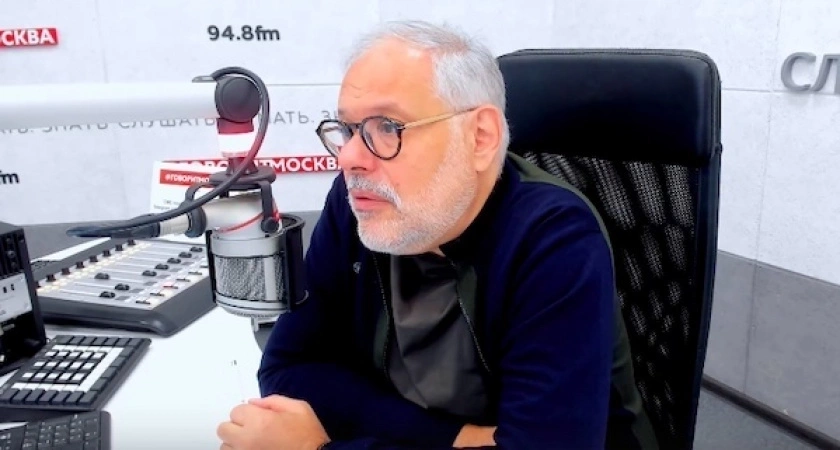 Эксперт Михаил Хазин предупреждает россиян с накоплениями: "Деньги будут «сгорать»"
