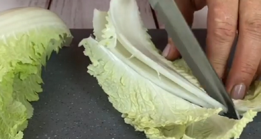 Шинкуем пекинку — и через 5 минут готов сочный и вкусный салат: съедят вмиг