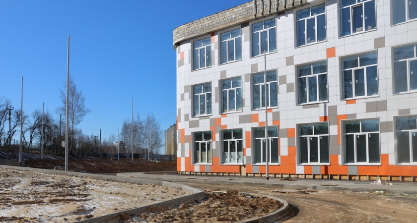 Новая школа в Веризино готова на 70%