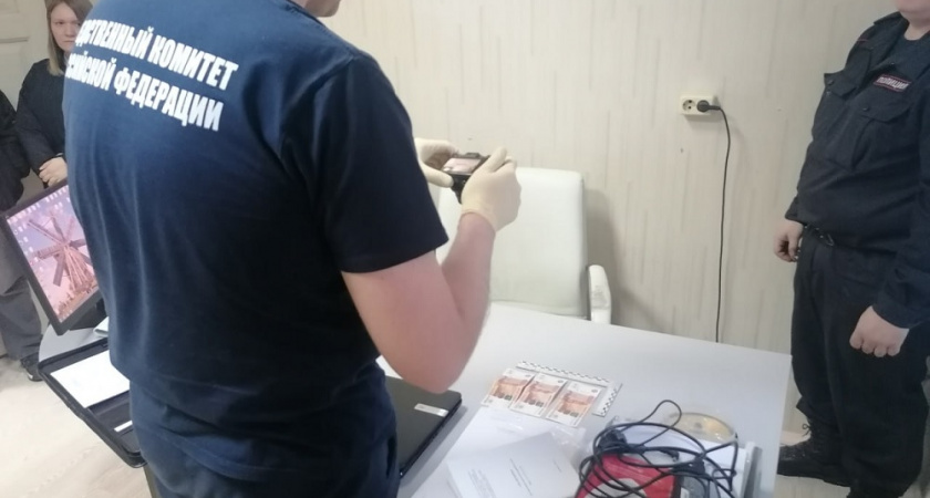 В Покрове трудовой мигрант пытался дать взятку полицейскому, чтобы избежать депортации