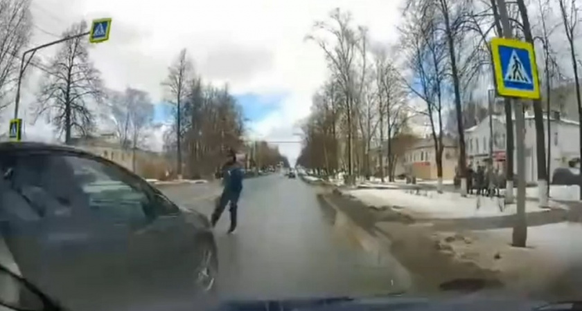 В Вязниках водитель легковушки сбил пешехода прямо на "зебре"