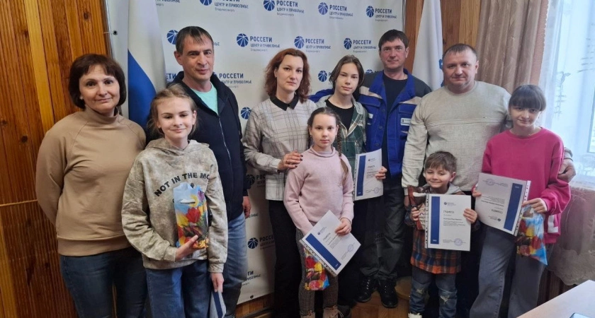 Фото к статье: «Владимирэнерго» подвёл итоги детского патриотического конкурса рисунков