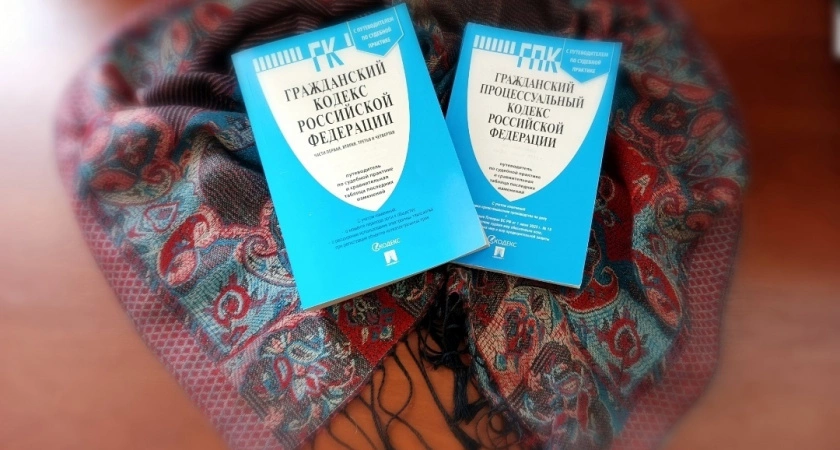 Фото к статье: Гусь-Хрустальным городским судом удовлетворен иск о взыскании компенсации за подделку платков