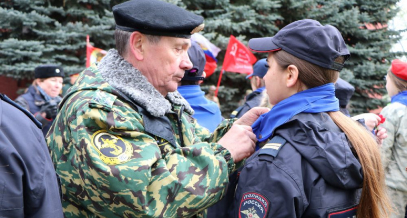 Во Владимире участницам автопробега «Братство-552» повязали синие платочки