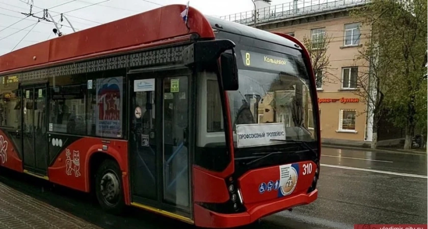 Во Владимире проехал «профсоюзный троллейбус» в День весны и труда