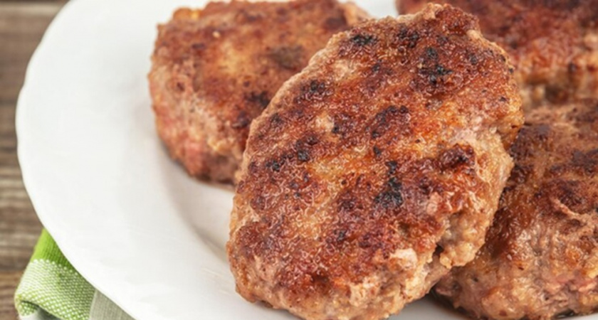 Котлеты получатся вкуснее, если добавить в них эти ингредиенты - и это не лук: кулинарам на заметку 