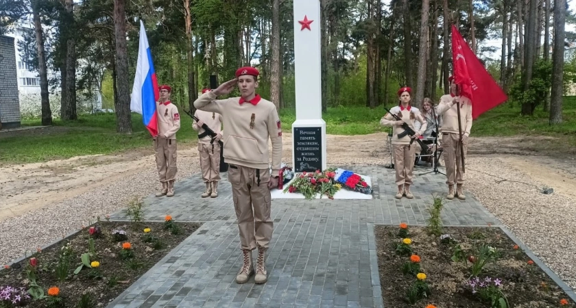 Фото к статье: В поселке Сокол Суздальского района прошло открытие стелы в память о героях-земляках