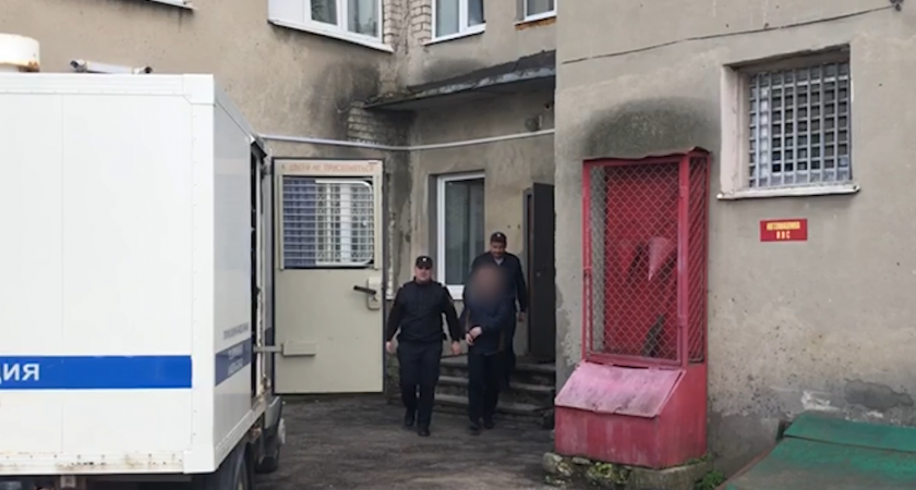 Муромские полицейские задержали двух курьеров мошенников