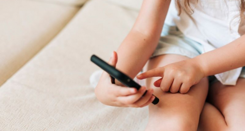 Большинство жителей ЦФО хотят использовать цифровых помощников для защиты детей