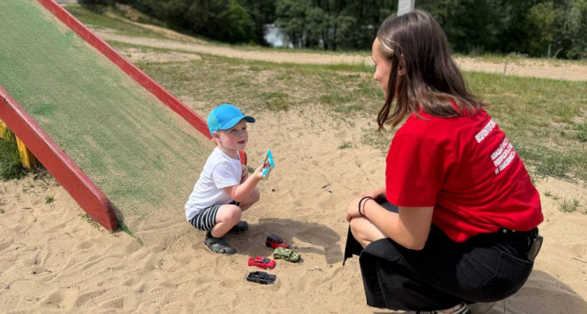 Малышей Коммунара поздравили с Днем защиты детей