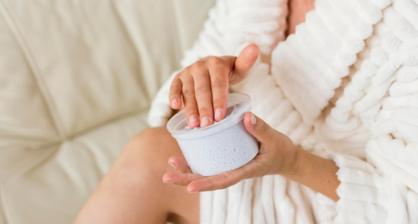 Смешайте это и нанесите на подмышки - избавитесь запаха пота на целый день: проверенный лайфхак 