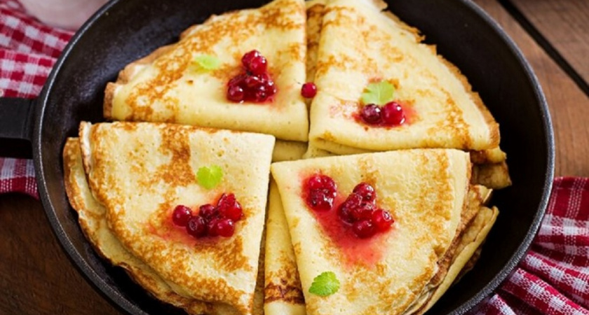 Выполните эти 3 действия - и блины больше не будут рваться прямо на сковороде: лайфхак для хозяюшек на миллион 