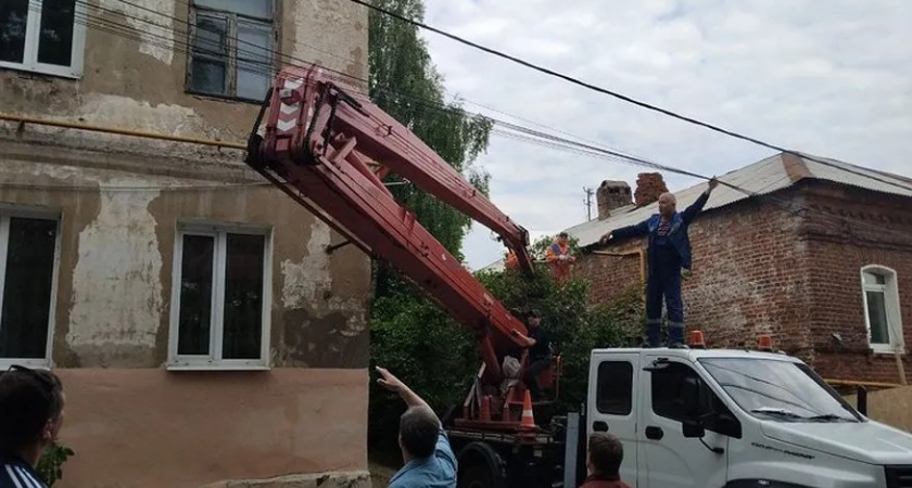 Во Владимире начали снос аварийного здания на Летне-Перевозинской