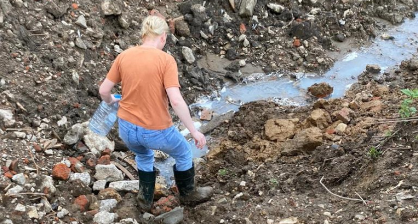 Во Владимире зафиксирован сброс белой пены в реку Рпень