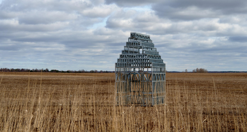 Под Суздалем установили необычный "Храм чернорабочих"