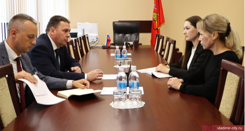 Дмитрий Наумов обсудил с родными погибшего бойца увековечивание его памяти