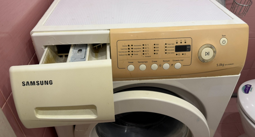 Эксперты назвали ошибку при стирке, которая "убивает" вашу стиральную машину и одежду