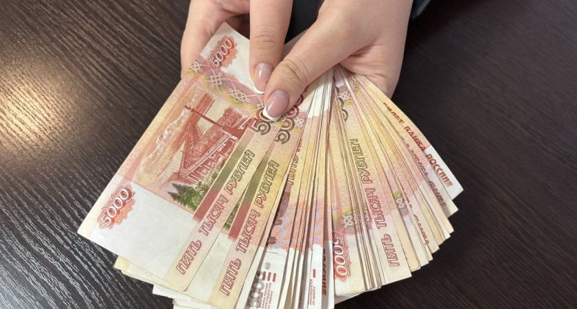 Зарплаты под нож: в России каждая шестая компания готовится к урезанию выплат - свежие данные