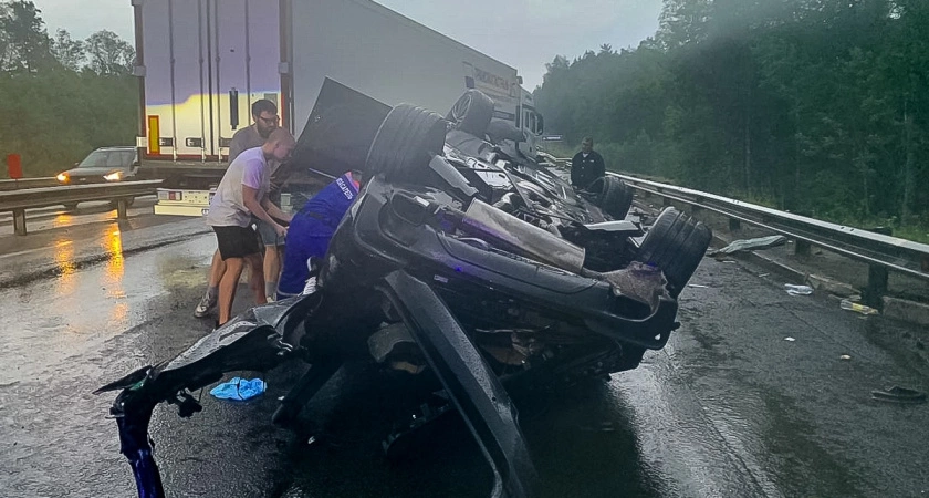Фото к статье: Два водителя погибли в аварии у деревни Марьинка