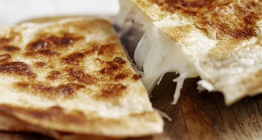 Быстрый, вкусный и полезный завтрак: рецепт овсяной лепешки, который изменит ваше утро