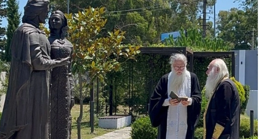 Фото к статье: В Абхазии открыли памятник Петру и Февронии Муромским