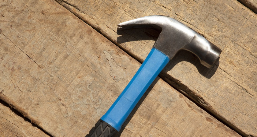 В Гусь-Хрустальном пенсионер избил приятеля молотком