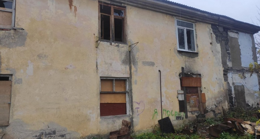 В Гороховце снесли два аварийных дома по решению суда