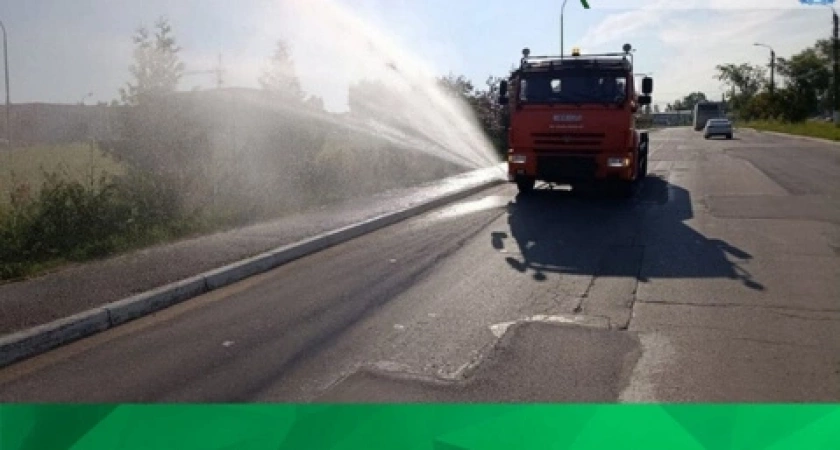 Во Владимире ночью промыли дороги и парковки на ключевых улицах города