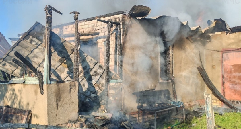 В Александровском районе сгорел частный жилой дом