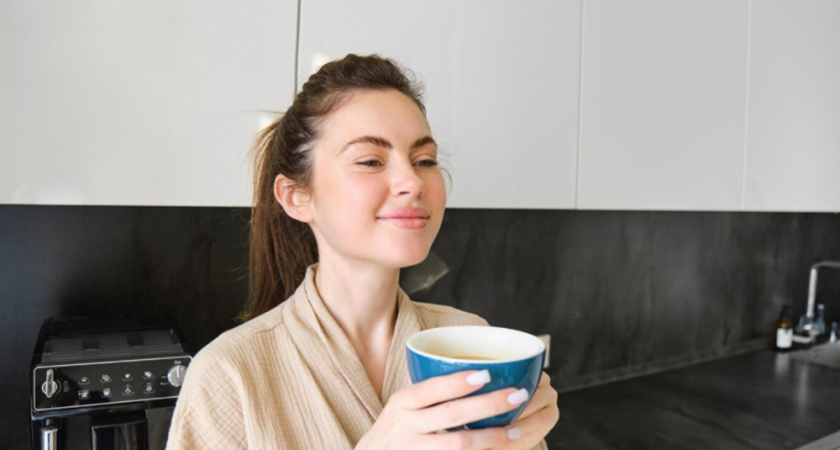 Кардиолог рассказала, с какого напитка нужно начинать утро: вместо чая, кофе и какао 