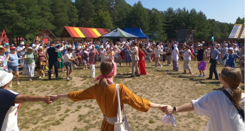 В татаро-башкирском празднике «Сабантуй» приняли участие тысячи владимирцев