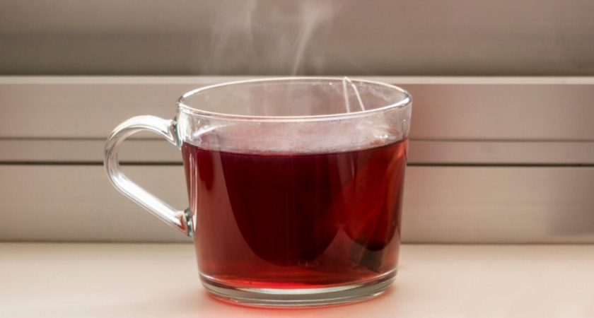 Чай превратится в яд: через сколько часов заварка начинает вредить здоровью