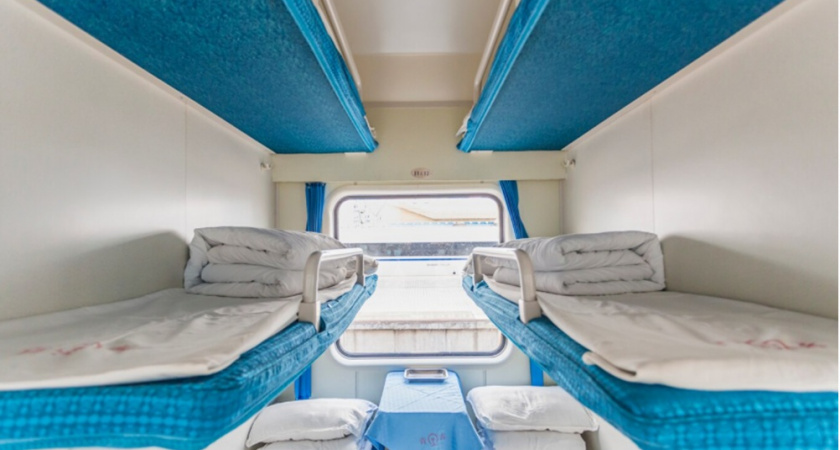 Выкупил купе, но когда зашел – на моем белье лежала пара из соседнего купе: вот как разрешился этот конфликт