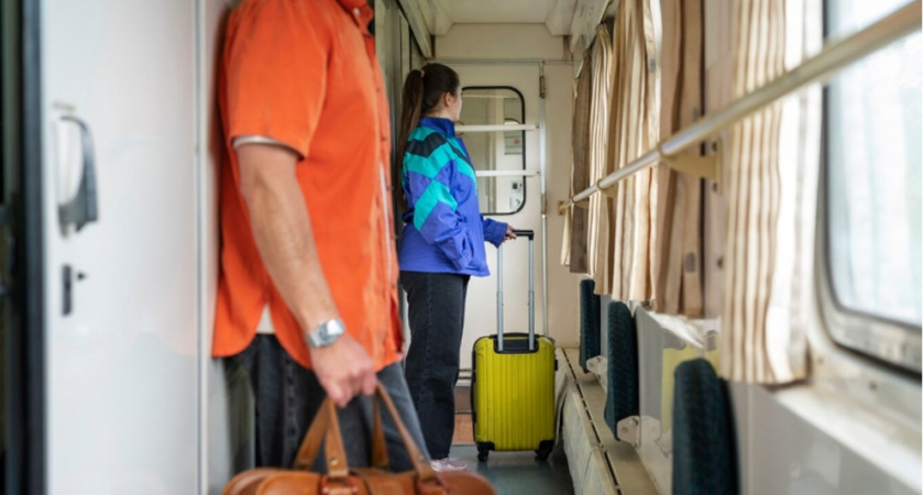 "Он не хотел уступать место женщине с ребёнком, но вмешались полвагона" - вот как решился конфликт в плацкарте