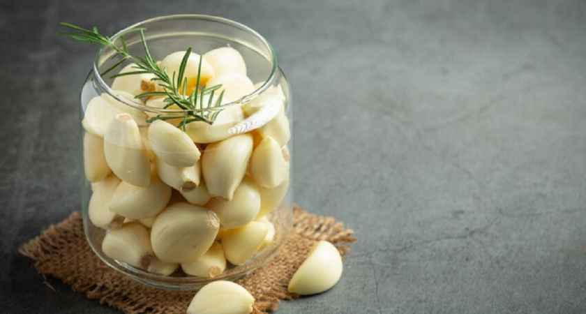 Готовлю маринованный чеснок по-грузински без стерилизации — невероятно вкусный рецепт, который приятно удивит любого