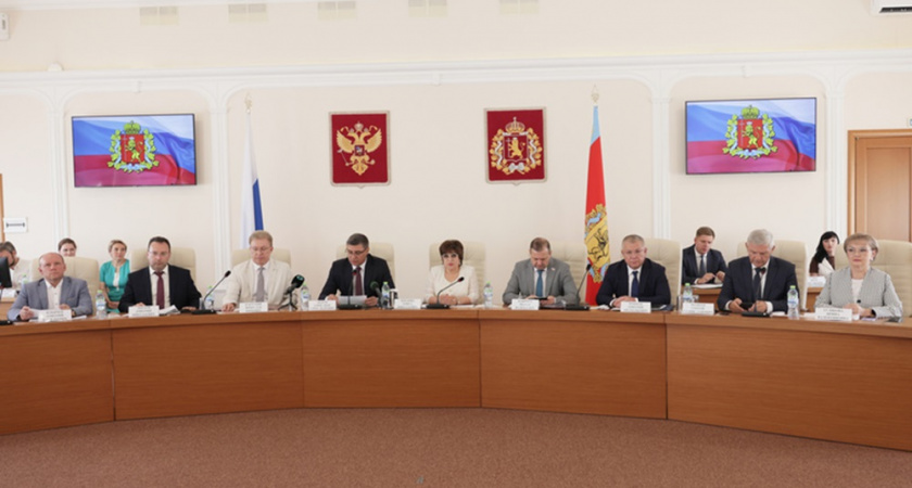 Ольга Хохлова подвела итоги весенней сессии Законодательного Собрания