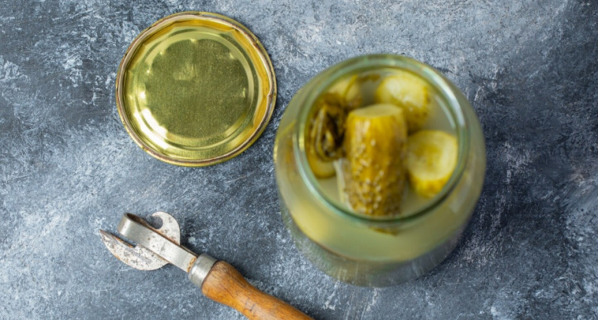 Соленые огурцы "Бродячие": рецепт, который покорит и станет вашим фаворитом – и 20 банок будет мало