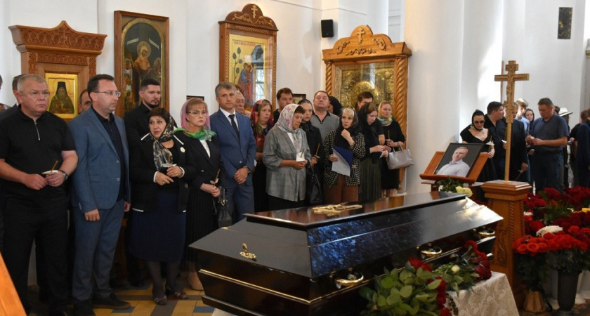 Гусь-Хрустальный простился с депутатом Михаилом Максюковым