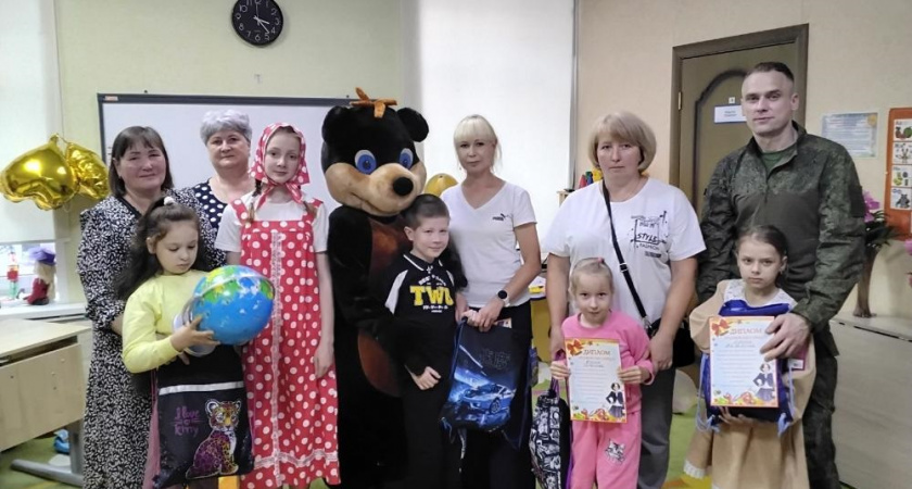 Во Владимирской области стартовала массовая раздача школьных принадлежностей малообеспеченным