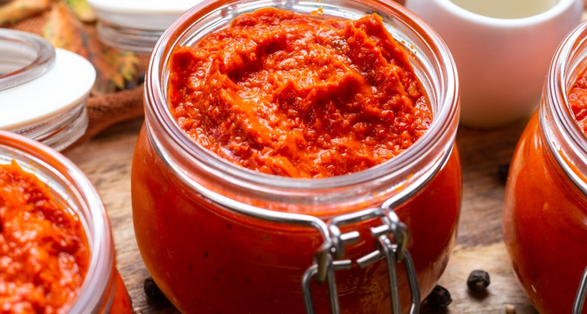 Перепробовала много рецептов, но возвращаюсь к нему: самая удачная густая кабачковая икра без обжарки и заморочек