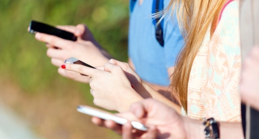 Российский ответ WeChat? Что такое мессенджер "Молния" и чем он лучше Telegram - раскрывают разработчики