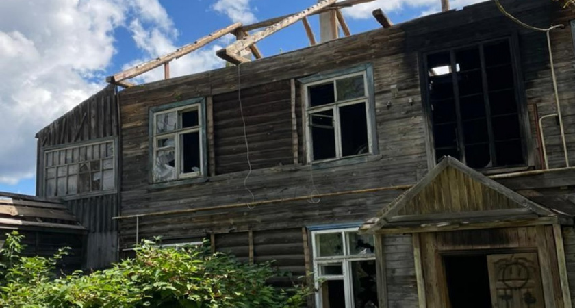 В Красной Горбатке снесли ветхий дом после многолетнего ожидания