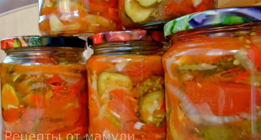 Салат в банке "Вкус лета": простой рецепт невероятно вкусной заготовки на зиму