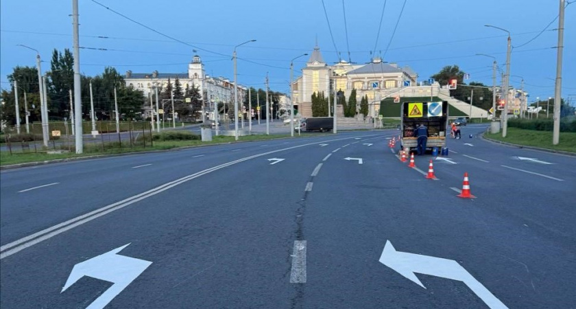 На площади Фрунзе во Владимире обновили дорожную разметку
