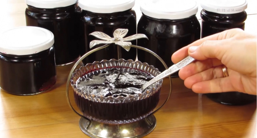 Как сохранить витамины в варенье и сделать его полезным: врач-диетолог раскрыла секреты