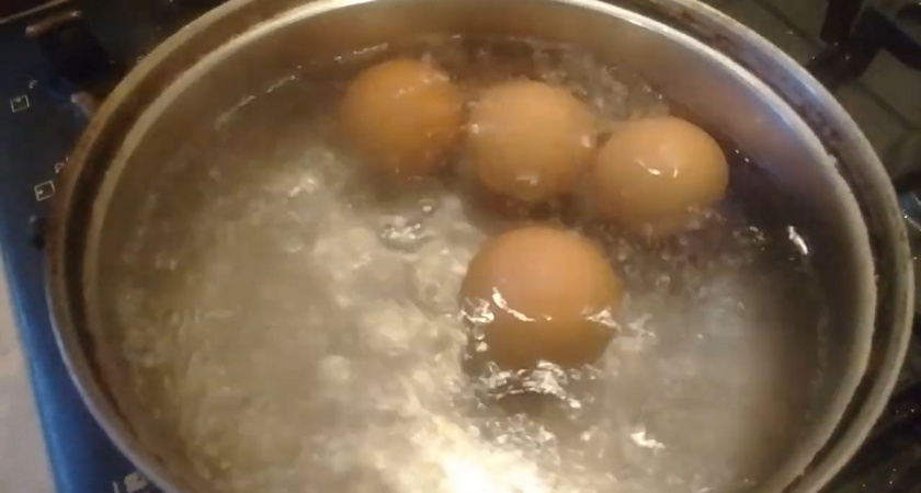 Почему врачи не рекомендуют варить яйца дольше 9 минут? Запомните раз и навсегда