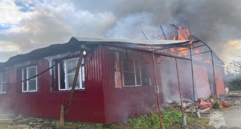 В деревенском доме под Собинкой выгорело 240 кв метров