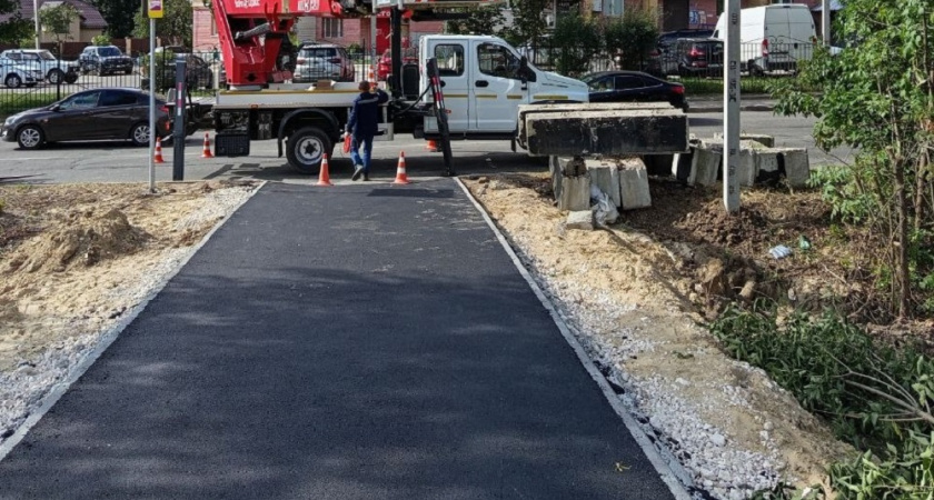 Во Владимире в микрорайоне Веризино уложен асфальт на новом тротуаре