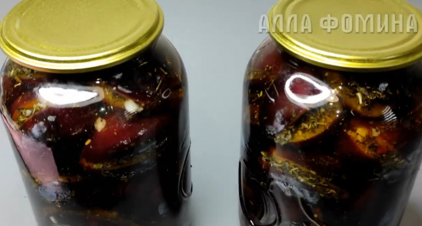 Пикантные маринованные сливы с чесноком и мятой: фирменный рецепт из маминой кухни
